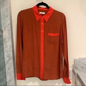 Equipment rust silk shirt with contrast trim